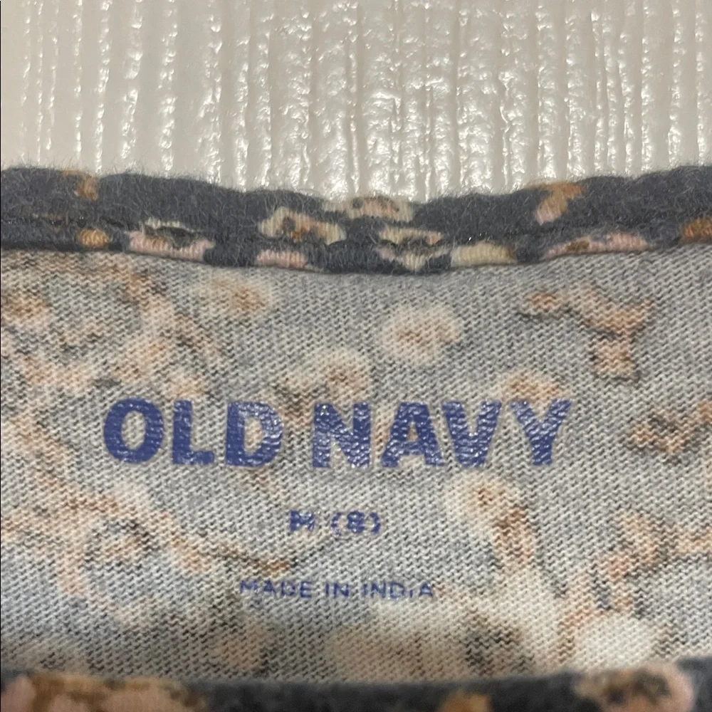 Old Navy charming casual